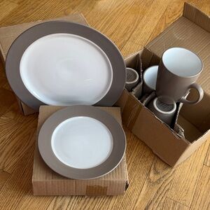 Pfaltzgraff Harmony Taupe NEW Dinnerware Set 4:mugs 4 dessert 4 dinner plates